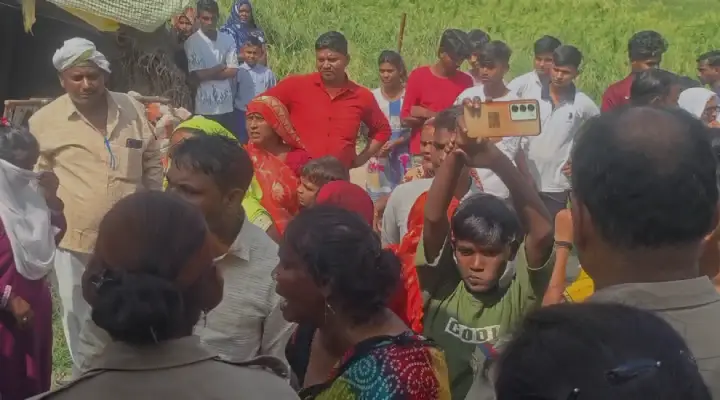 Ambedkar Nagar News: बनखोदवा हत्याकांड के बाद आरोपी के घर में आग, गांव में तनावपूर्ण माहौल